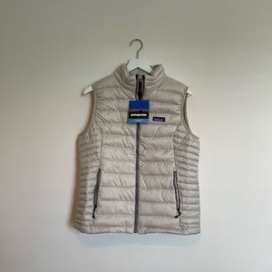 Patagonia Silver / Grey puffer vest with zip